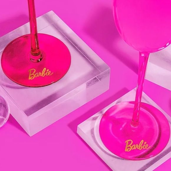 Barbie X Dragon Champagne Flutes - Picture 2 of 8